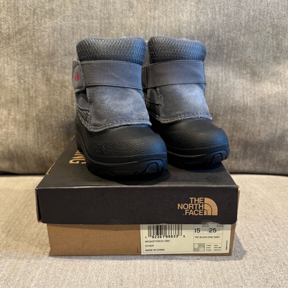 The North Face Toddler Alpenglow II Winter Boot NWOT